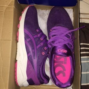 ASICS Sneakers